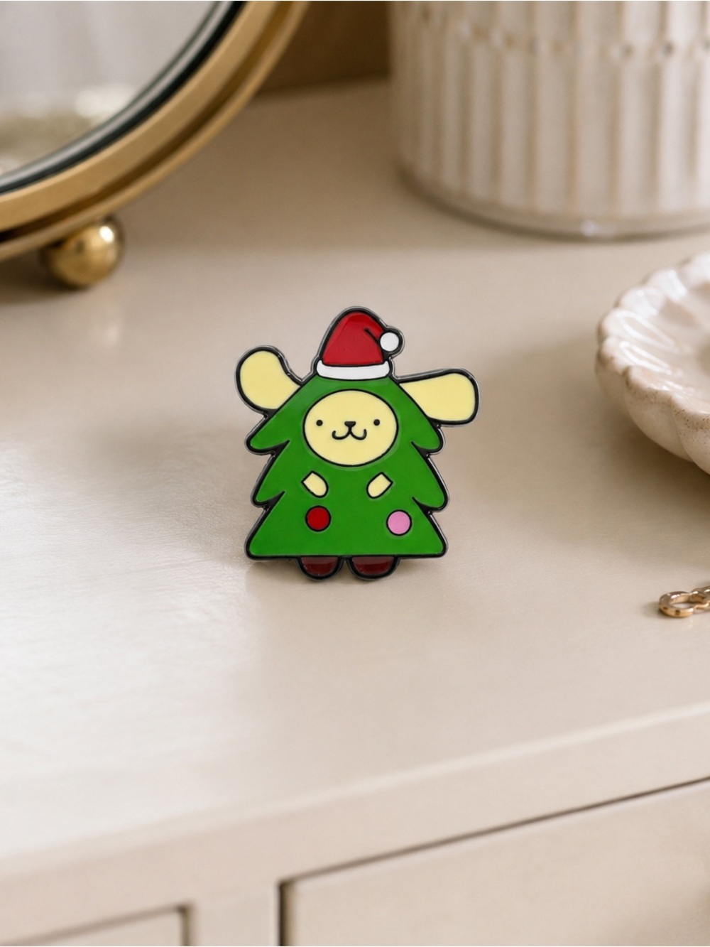 Pompompurin Christmas Tree Pin Brooch NWT